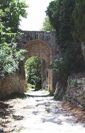 Etruscan-Roman gate, Saturnia